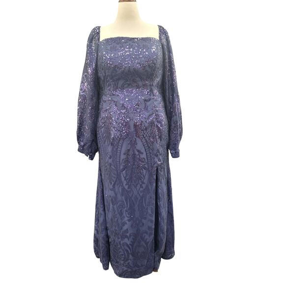 NWT Long Sleeved Patterned Sequin Gown in Navy Blue - Picture 1 of 13